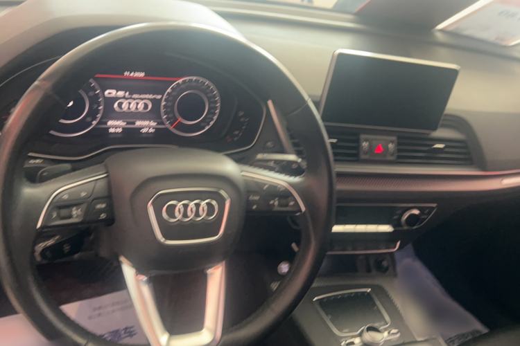 Used Audi Q5L 2020 45 TFSI Prestige Fashion Model Steering Wheel