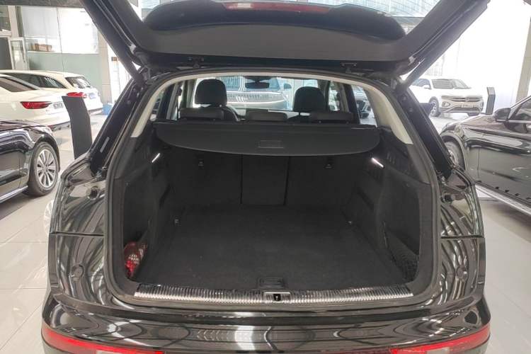 Used Audi Q5L 2020 Updated 40 TFSI Prestige Fashion Edition Trunk