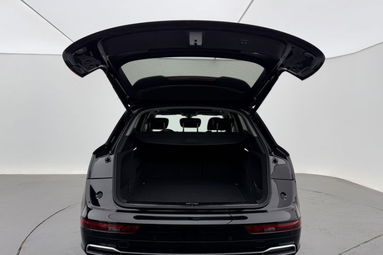 Used Audi Q5L 2020 45 TFSI Prestige Fashion Model Trunk