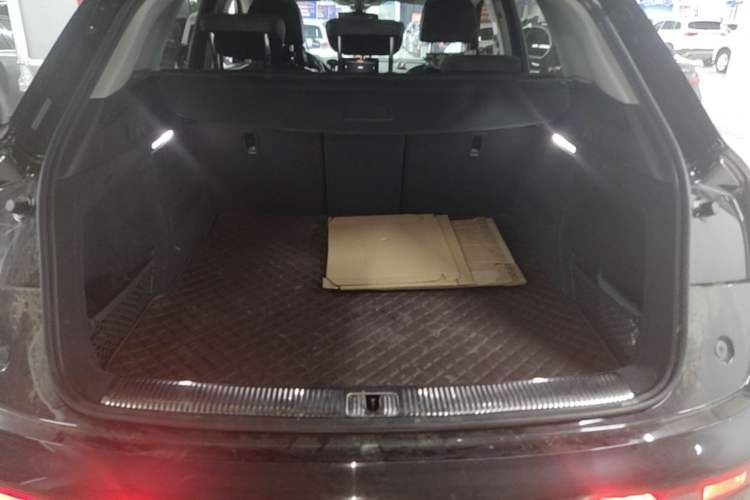 Used Audi Q5L 2020 45 TFSI Prestige Fashion Model Trunk