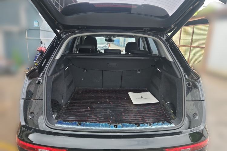 Used Audi Q5L 2020 Updated 40 TFSI Prestige Fashion Edition Trunk