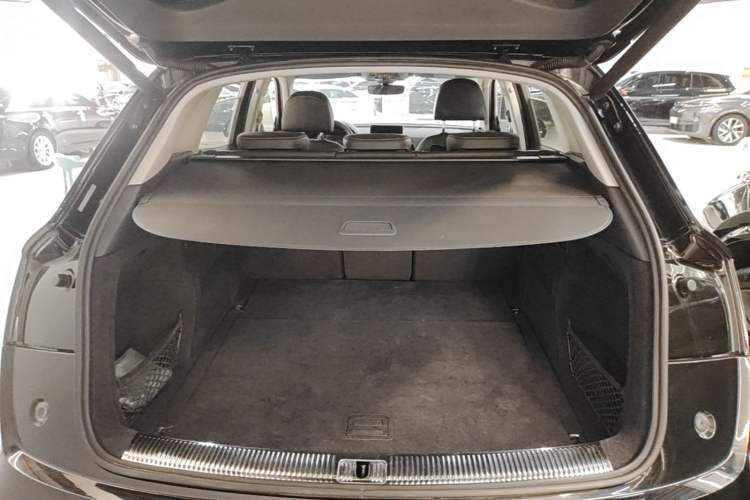 Used Audi Q5L 2020 Updated 40 TFSI Prestige Fashion Edition Trunk