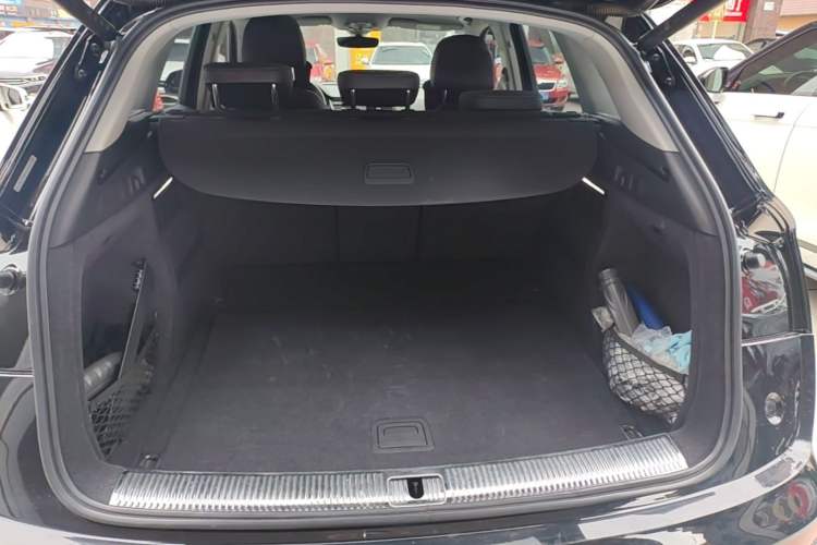 Used Audi Q5L 2020 Updated 40 TFSI Prestige Fashion Edition Trunk