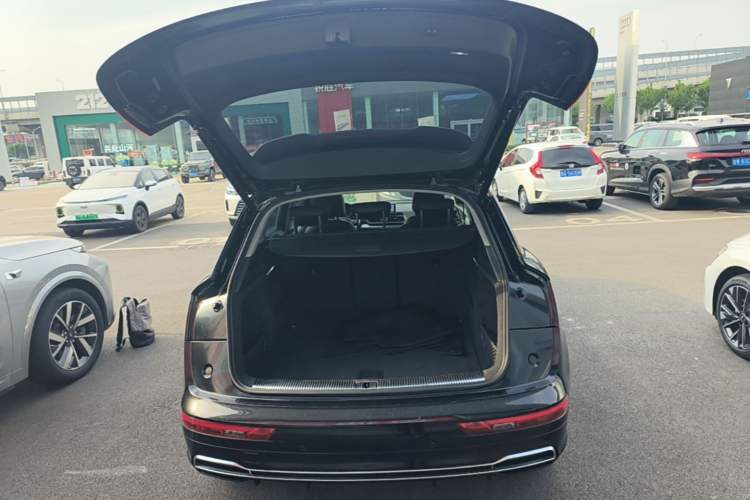 Used Audi Q5L 2020 Updated 40 TFSI Prestige Fashion Edition Trunk