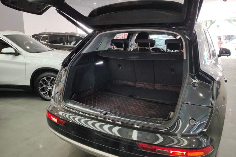 Used Audi Q5L 2020 Revised 40 TFSI Prestige Edition Trunk
