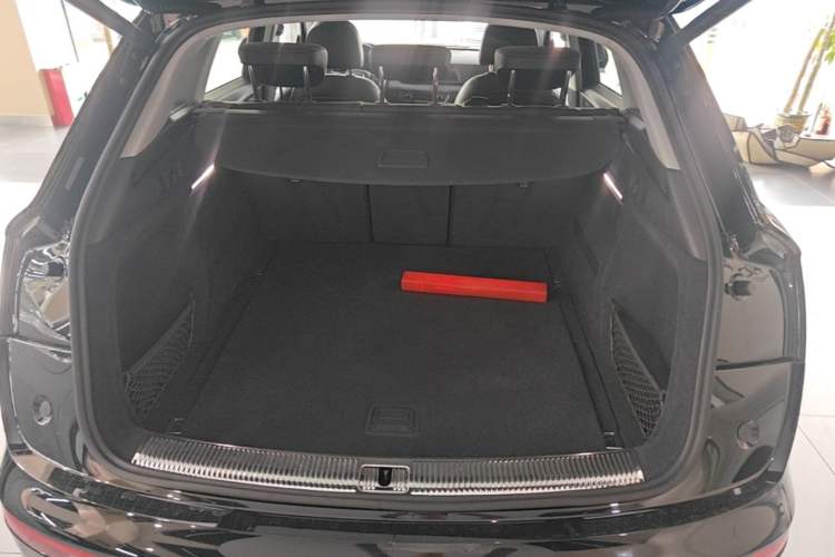 Used Audi Q5L 2020 Updated 40 TFSI Prestige Fashion Edition Trunk
