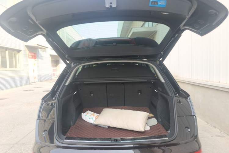 Used Audi Q5L 2020 Updated 40 TFSI Prestige Fashion Edition Trunk