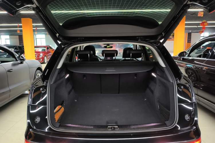 Used Audi Q5L 2020 Updated 40 TFSI Prestige Fashion Edition Trunk