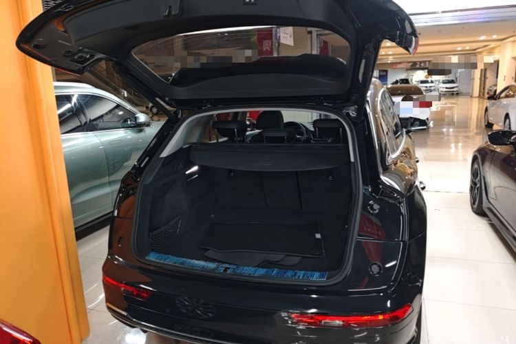 Used Audi Q5L 2020 Updated 40 TFSI Prestige Fashion Edition Trunk