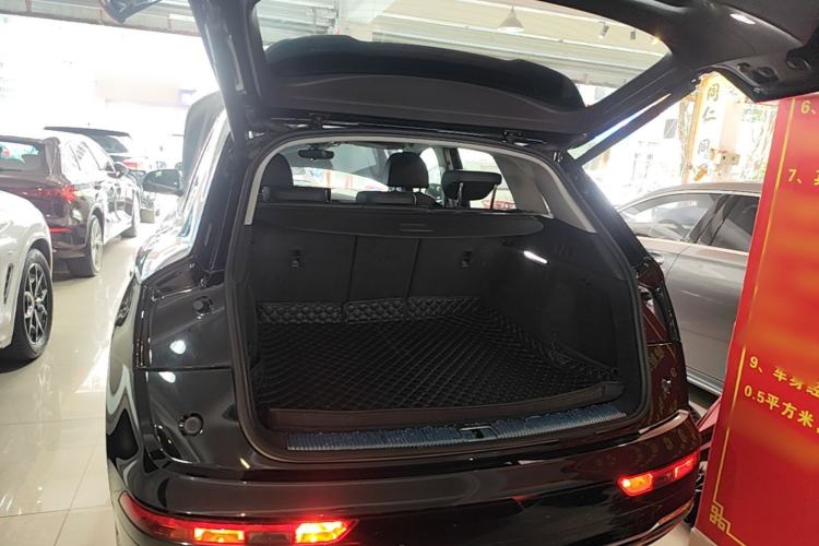 Used Audi Q5L 2020 Updated 40 TFSI Prestige Fashion Edition Trunk