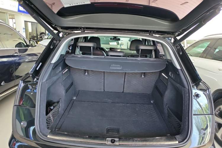 Used Audi Q5L 2020 40 TFSI Prestige Edition Trunk