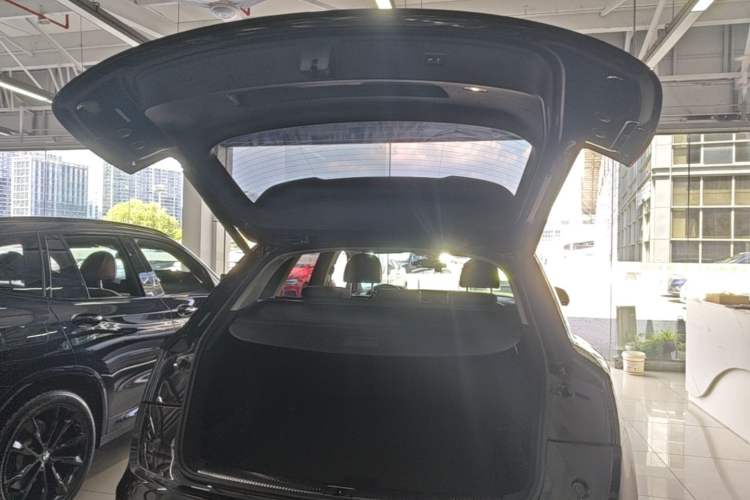 Used Audi Q5L 2020 Updated 40 TFSI Prestige Fashion Edition Trunk
