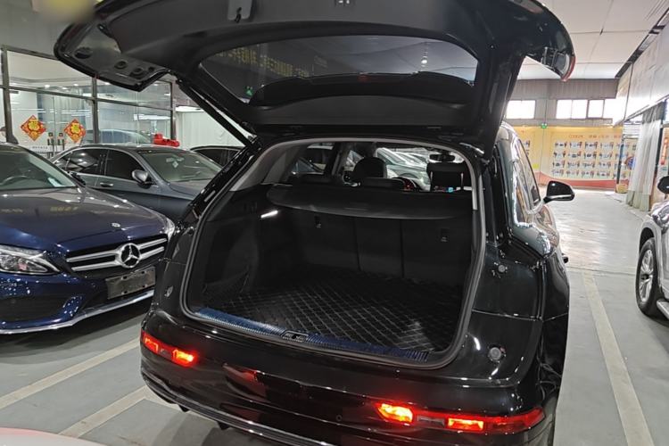 Used Audi Q5L 2020 45 TFSI Prestige Fashion Model Trunk