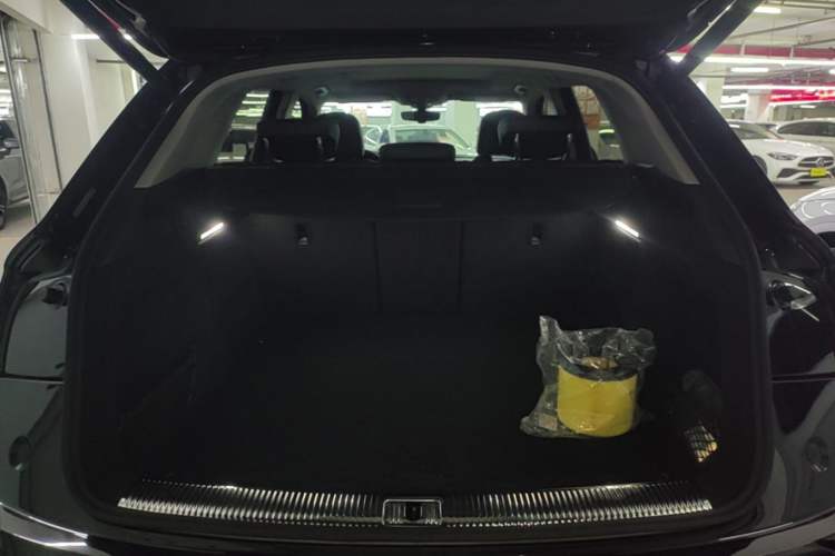 Used Audi Q5L 2020 45 TFSI Prestige Fashion Model Trunk