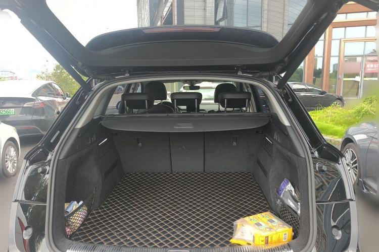 Used Audi Q5L 2020 Revised 40 TFSI Prestige Edition Trunk