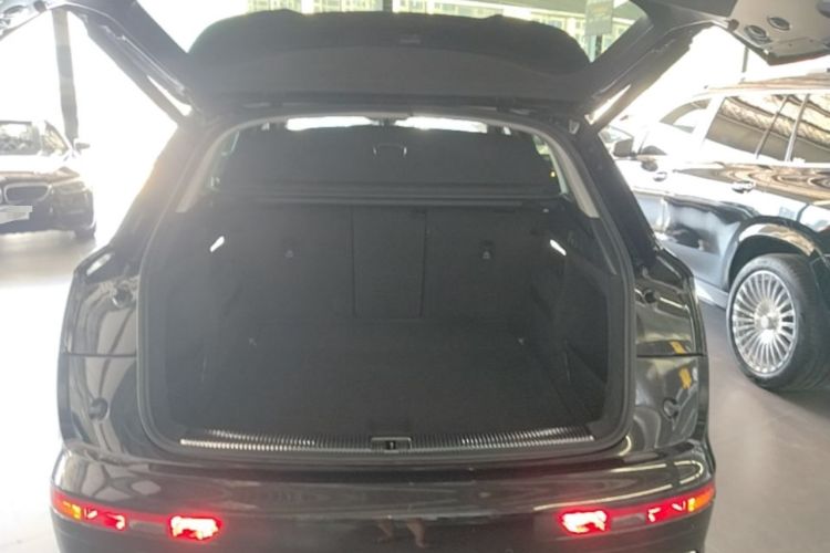 Used Audi Q5L 2020 Updated 40 TFSI Prestige Fashion Edition Trunk