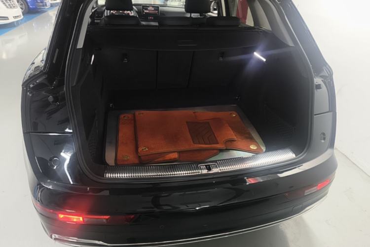 Used Audi Q5L 2020 Updated 40 TFSI Prestige Fashion Edition Trunk