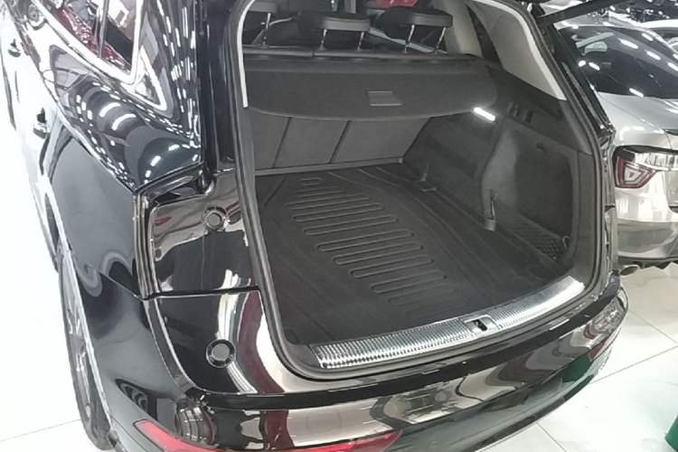 Used Audi Q5L 2020 45 TFSI Prestige Fashion Model Trunk