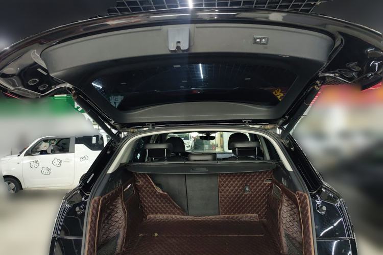 Used Audi Q5L 2020 Updated 40 TFSI Prestige Fashion Edition Trunk