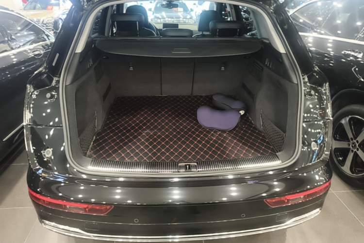 Used Audi Q5L 2020 Updated 40 TFSI Prestige Fashion Edition Trunk