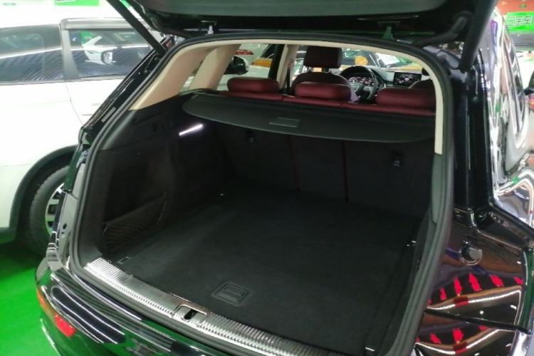 Used Audi Q5L 2020 Updated 40 TFSI Prestige Fashion Edition Trunk