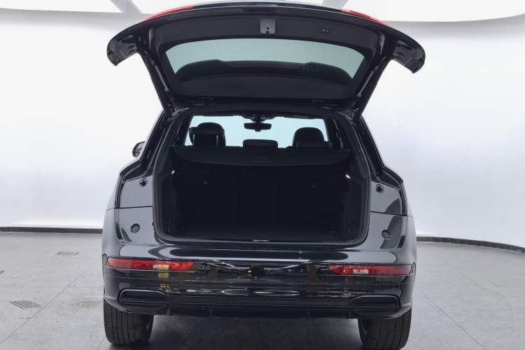 Used Audi Q5L 2020 45 TFSI Prestige Fashion Model Trunk