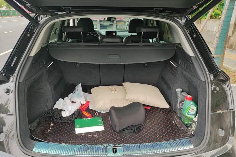 Used Audi Q5L 2020 Updated 40 TFSI Prestige Fashion Edition Trunk