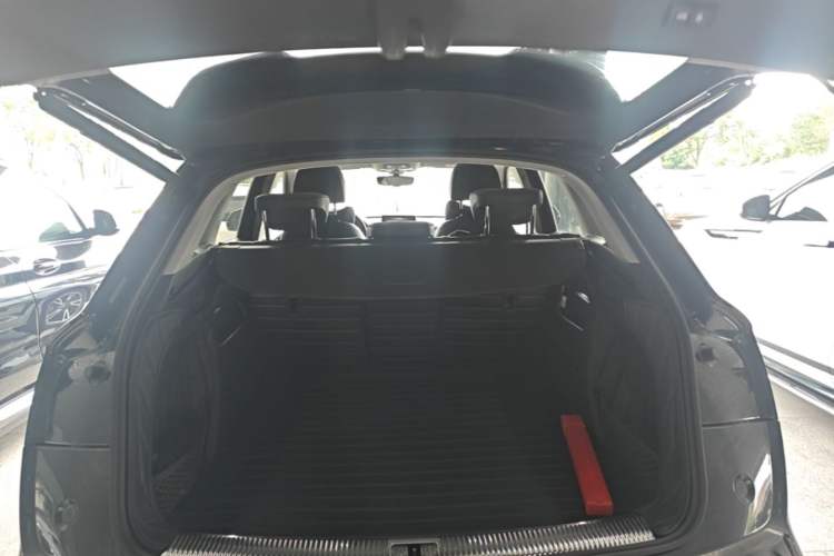 Used Audi Q5L 2020 45 TFSI Prestige Fashion Model Trunk