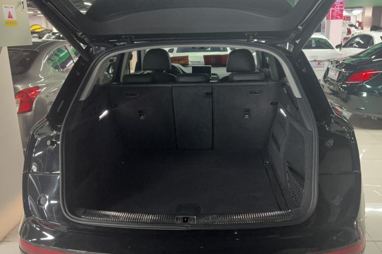 Used Audi Q5L 2020 Updated 40 TFSI Prestige Fashion Edition Trunk