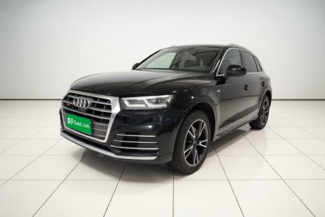Audi Q5L 2020 Updated 40 TFSI Prestige Fashion Edition مستعملة