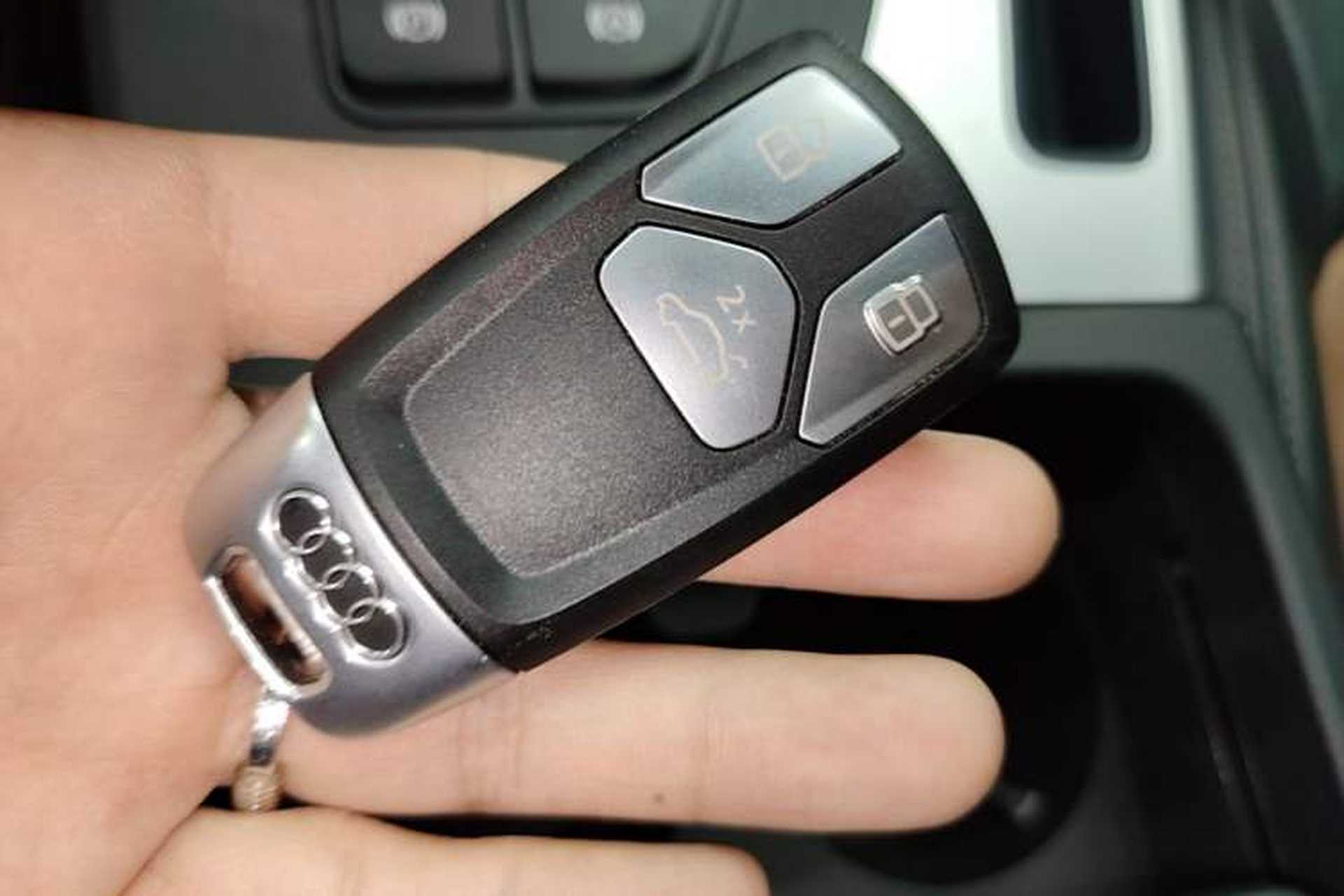 Used Audi Q5L 2020 Updated 40 TFSI Prestige Fashion Edition Vehicle Key