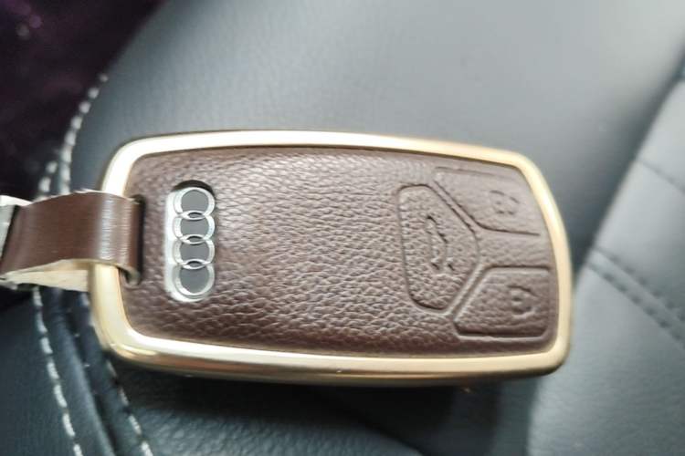 Used Audi Q5L 2020 45 TFSI Prestige Fashion Model Vehicle Key