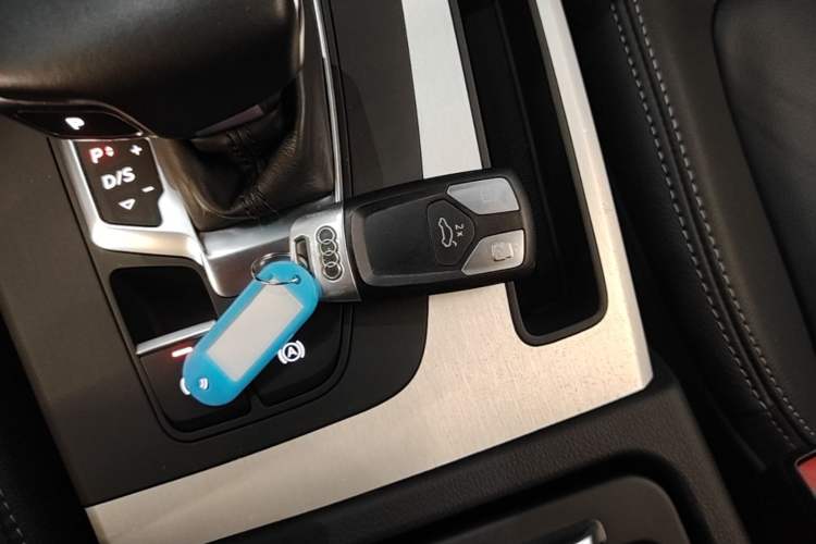 Used Audi Q5L 2020 Updated 40 TFSI Prestige Fashion Edition Vehicle Key