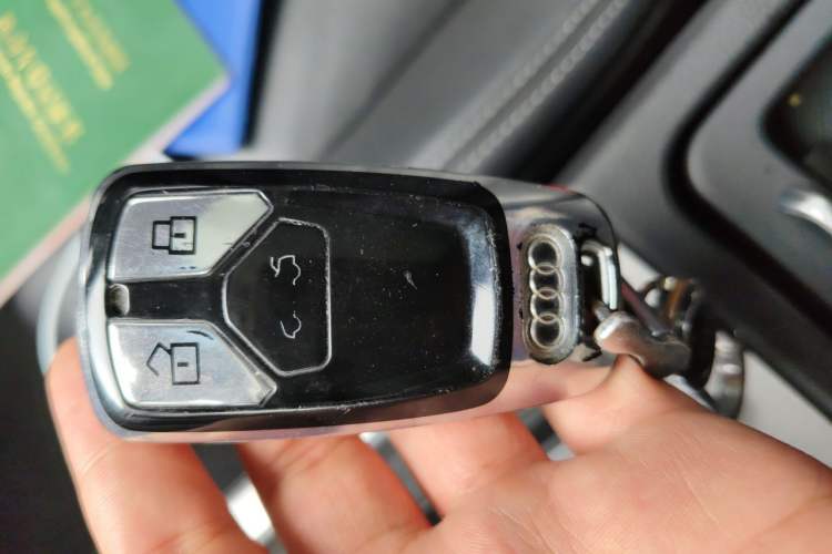 Used Audi Q5L 2020 Updated 40 TFSI Prestige Fashion Edition Vehicle Key