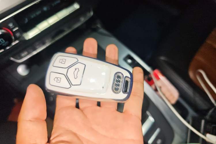 Used Audi Q5L 2020 Updated 40 TFSI Prestige Fashion Edition Vehicle Key
