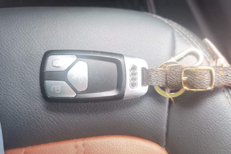 Used Audi Q5L 2020 Updated 40 TFSI Prestige Fashion Edition Vehicle Key
