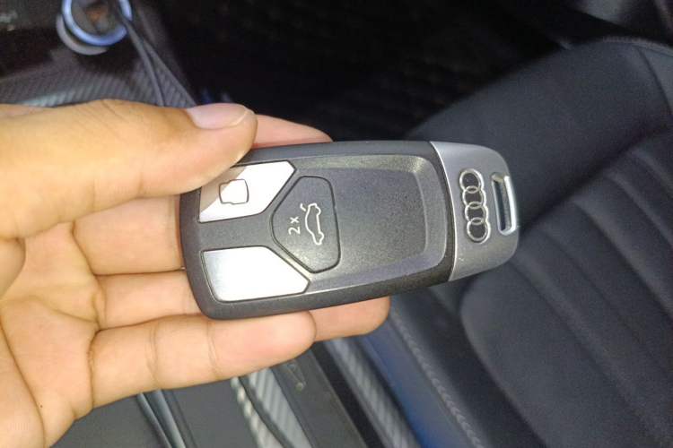 Used Audi Q5L 2020 45 TFSI Prestige Fashion Model Vehicle Key