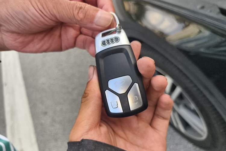 Used Audi Q5L 2020 45 TFSI Prestige Sport Edition Vehicle Key
