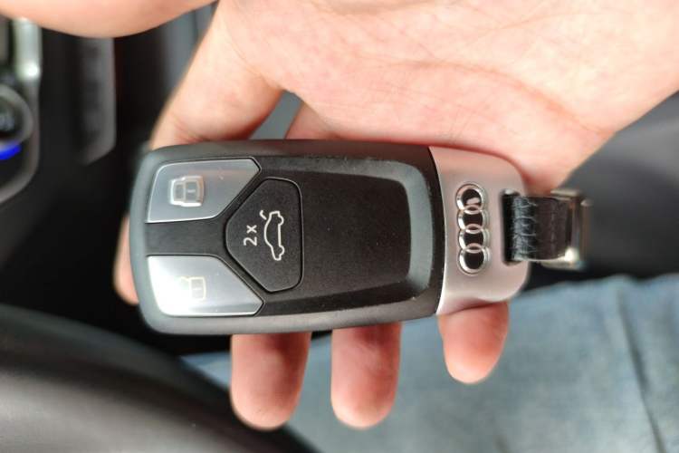 Used Audi Q5L 2020 Updated 40 TFSI Prestige Fashion Edition Vehicle Key