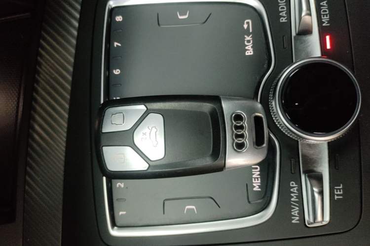 Used Audi Q5L 2020 45 TFSI Prestige Sport Edition Vehicle Key