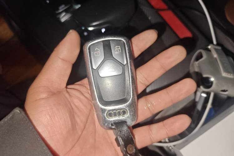 Used Audi Q5L 2020 45 TFSI Prestige Fashion Model Vehicle Key