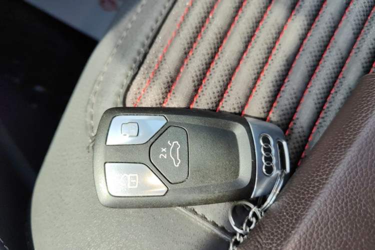 Used Audi Q5L 2020 45 TFSI Prestige Fashion Model Vehicle Key
