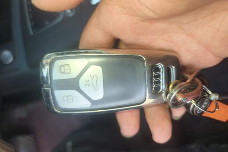 Used Audi Q5L 2020 Updated 40 TFSI Prestige Fashion Edition Vehicle Key