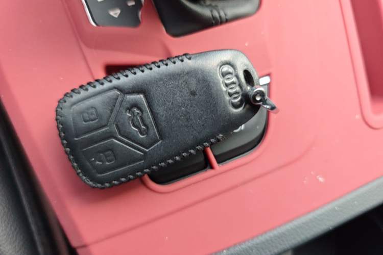 Used Audi Q5L 2020 Updated 40 TFSI Prestige Fashion Edition Vehicle Key