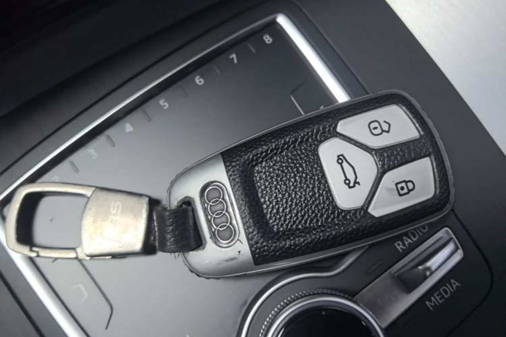 Used Audi Q5L 2020 Updated 40 TFSI Prestige Fashion Edition Vehicle Key