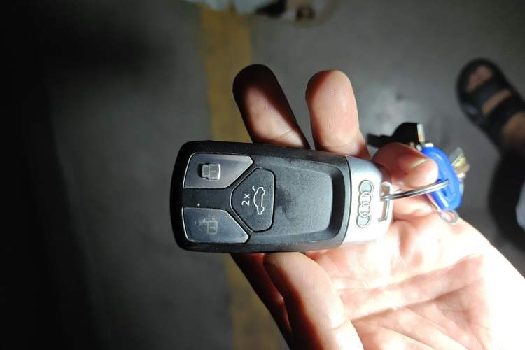 Used Audi Q5L 2020 45 TFSI Prestige Elegant Edition Vehicle Key