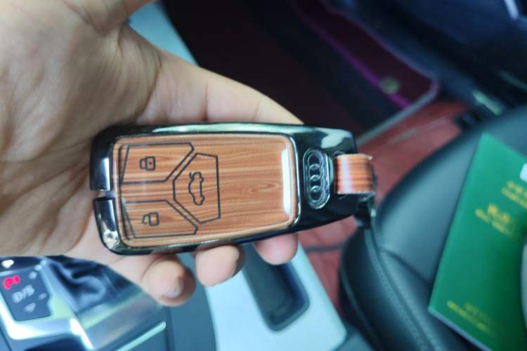 Used Audi Q5L 2020 Updated 40 TFSI Prestige Fashion Edition Vehicle Key