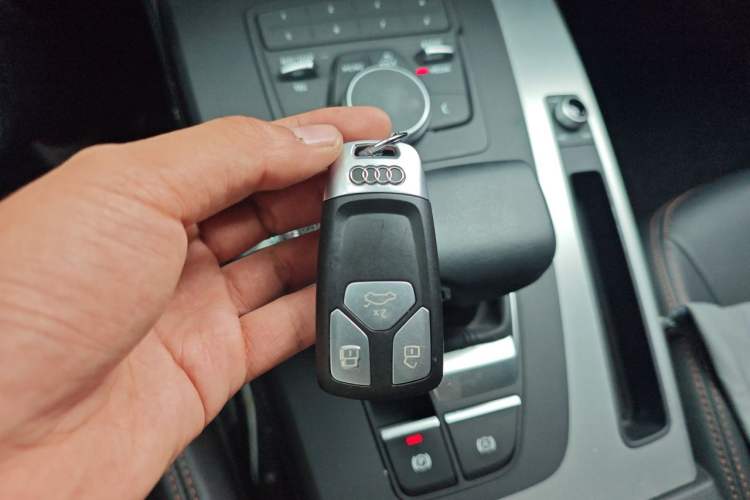 Used Audi Q5L 2020 40 TFSI Prestige Edition Vehicle Key