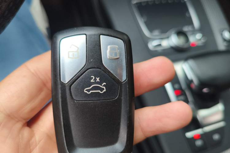 Used Audi Q5L 2020 45 TFSI Prestige Fashion Model Vehicle Key