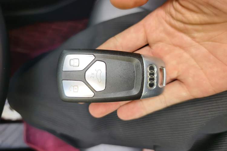 Used Audi Q5L 2020 40 TFSI Prestige Fashion Edition Vehicle Key